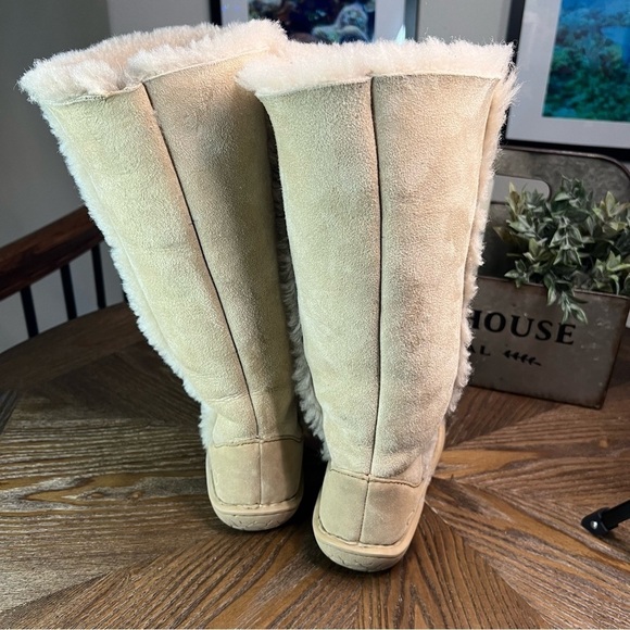Born Suede and Faux Fur Boots - Picture 4 of 7